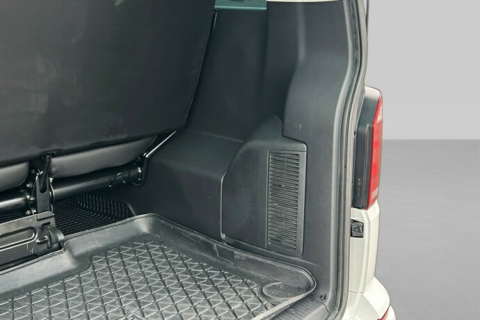 volkswagen-caravelle-diesel-2018-big-9