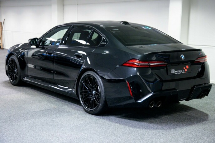 bmw-m5-elektrisitetbensin-2025-big-1