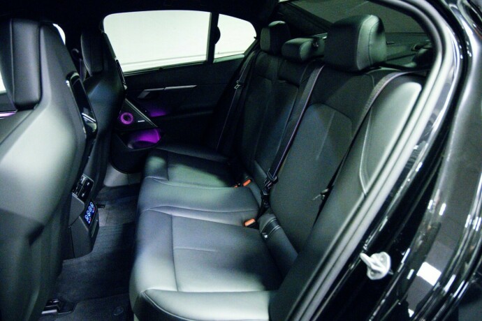 bmw-m5-elektrisitetbensin-2025-big-6