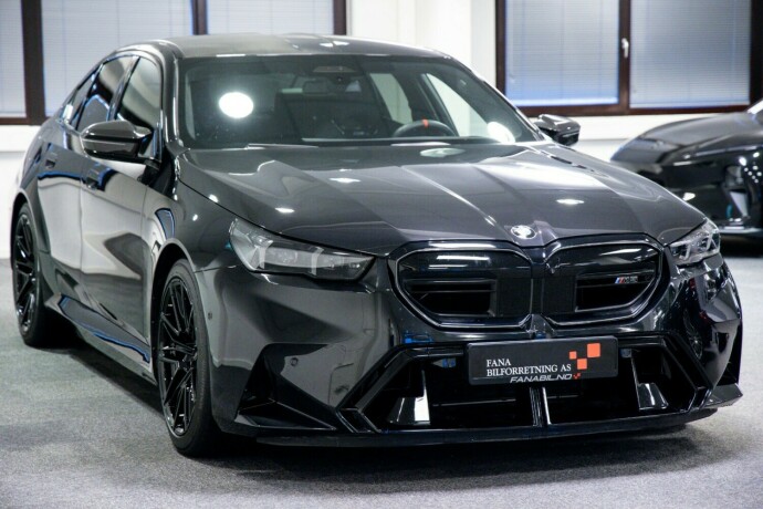 bmw-m5-elektrisitetbensin-2025-big-3