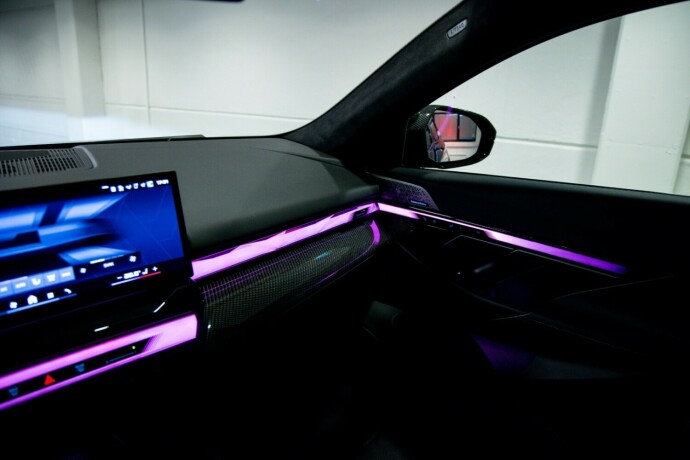 bmw-m5-elektrisitetbensin-2025-big-23