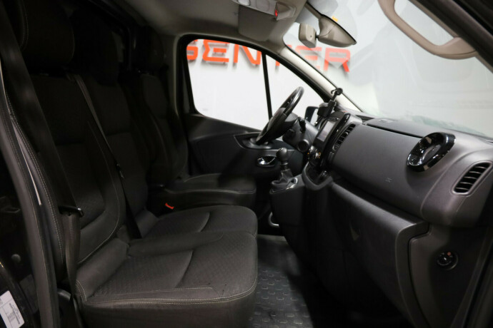 opel-vivaro-diesel-2017-big-9