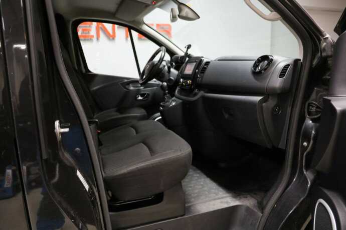 opel-vivaro-diesel-2017-big-8