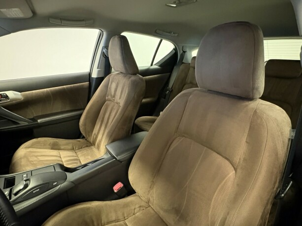 lexus-ct200h-bensin-2012-big-9