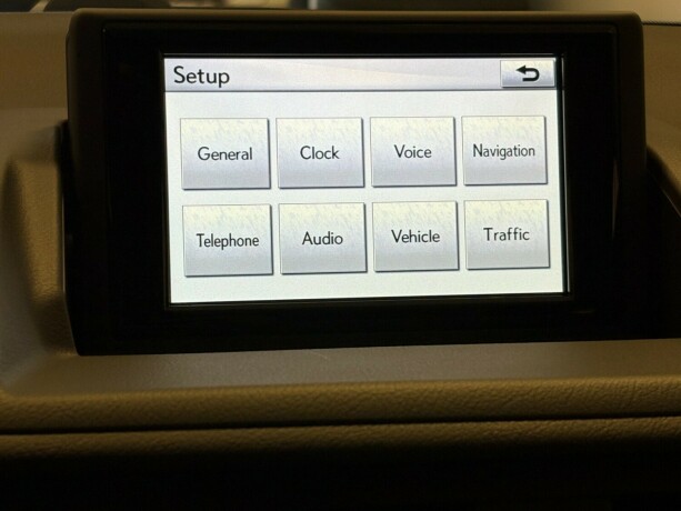 lexus-ct200h-bensin-2012-big-17