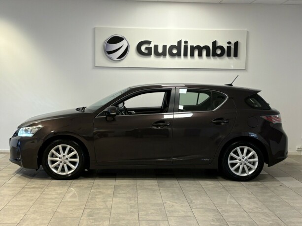 lexus-ct200h-bensin-2012-big-3