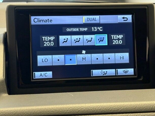 lexus-ct200h-bensin-2012-big-18