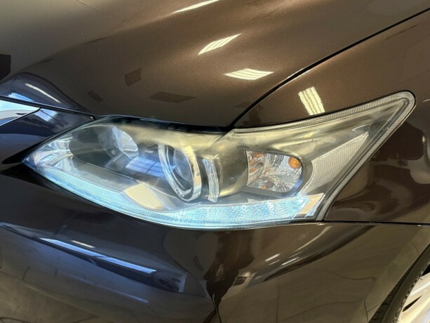 lexus-ct200h-bensin-2012-big-1