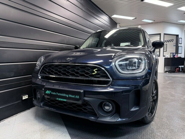 mini-countryman-elektrisitetbensin-2023-big-3