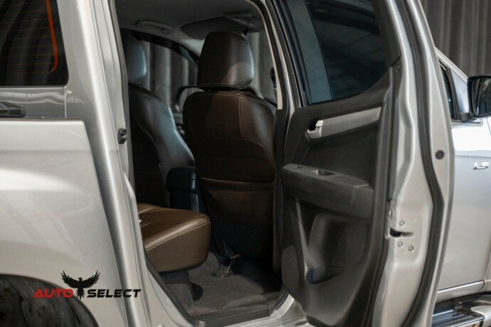 isuzu-d-max-diesel-2013-big-12