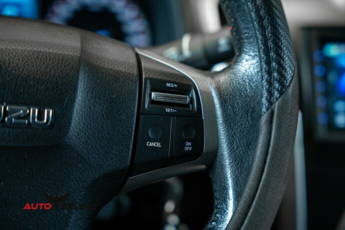 isuzu-d-max-diesel-2013-big-28