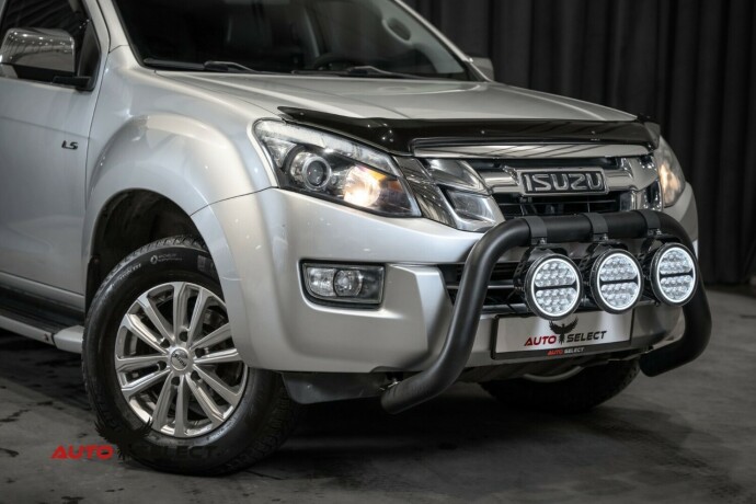 isuzu-d-max-diesel-2013-big-1