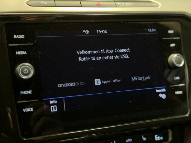 volkswagen-passat-elektrisitetbensin-2018-big-24