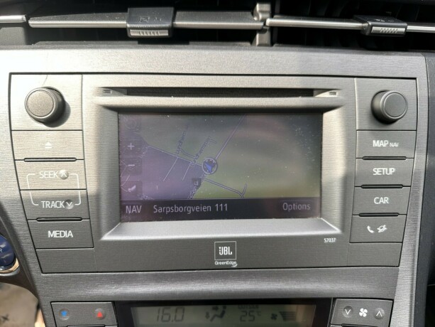 toyota-prius-elektrisitetbensin-2013-big-14