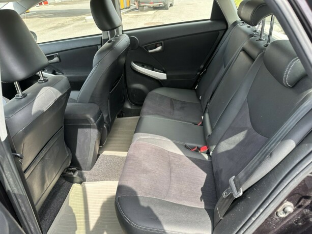 toyota-prius-elektrisitetbensin-2013-big-13