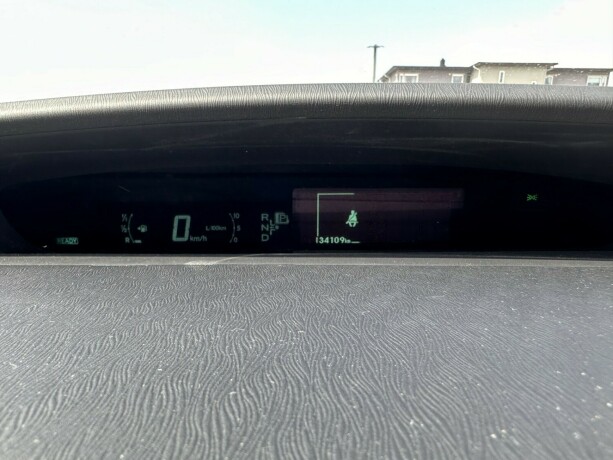 toyota-prius-elektrisitetbensin-2013-big-16