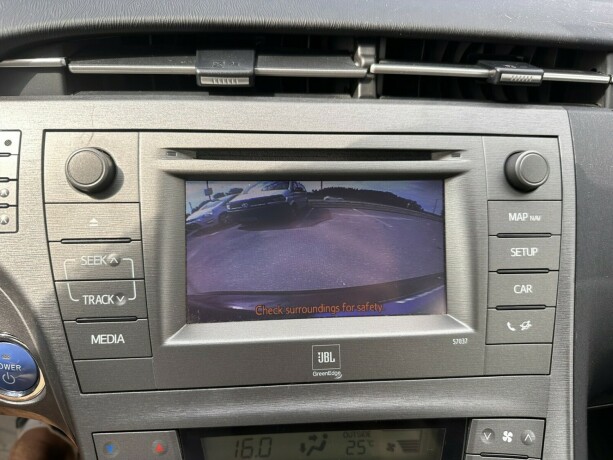 toyota-prius-elektrisitetbensin-2013-big-15