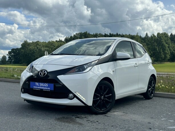 toyota-aygo-bensin-2014-big-0