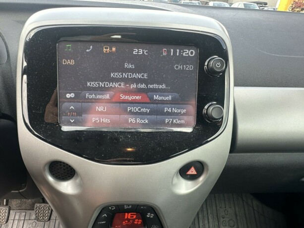 toyota-aygo-bensin-2014-big-10