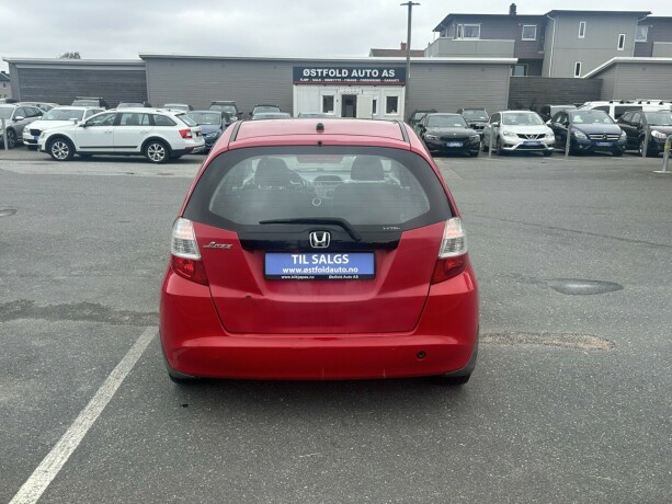 honda-jazz-bensin-2009-big-4