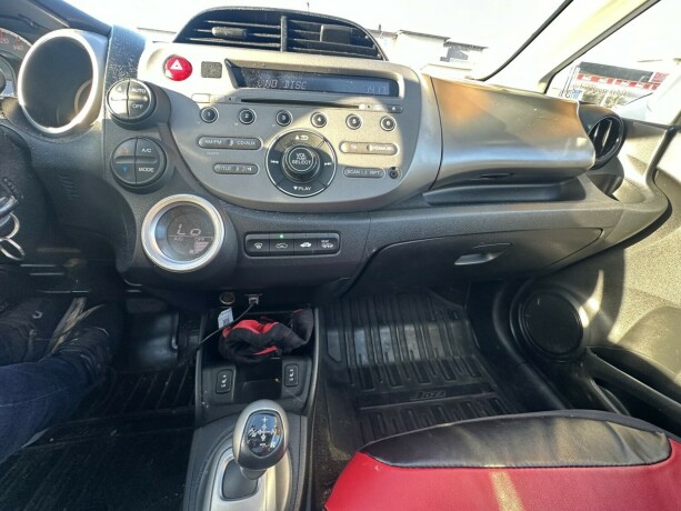 honda-jazz-bensin-2009-big-9