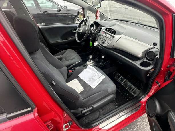 honda-jazz-bensin-2009-big-7