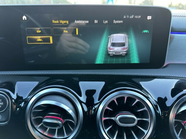 mercedes-benz-cla-bensin-2020-big-16