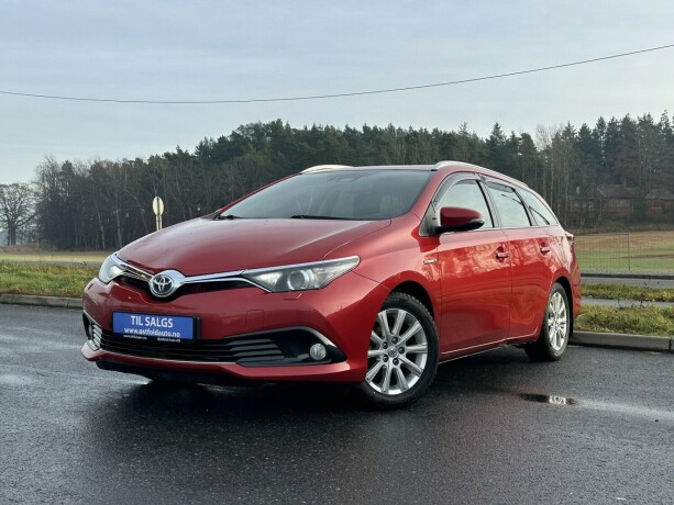 toyota-auris-elektrisitetbensin-2016-big-0