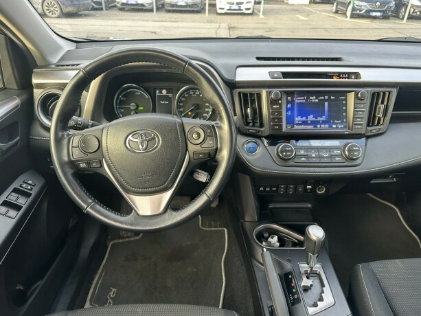 toyota-rav4-elektrisitetbensin-2017-big-9