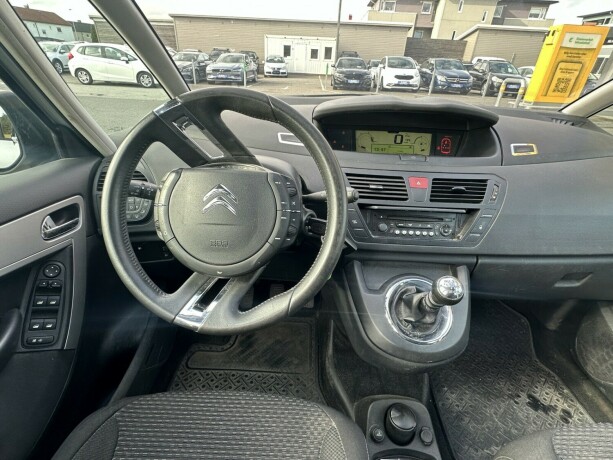 citroen-c4-picasso-diesel-2011-big-7