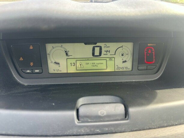 citroen-c4-picasso-diesel-2011-big-9