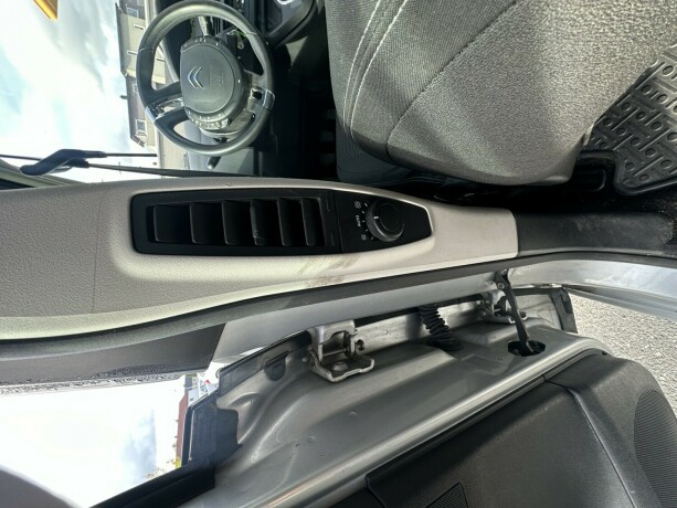 citroen-c4-picasso-diesel-2011-big-13