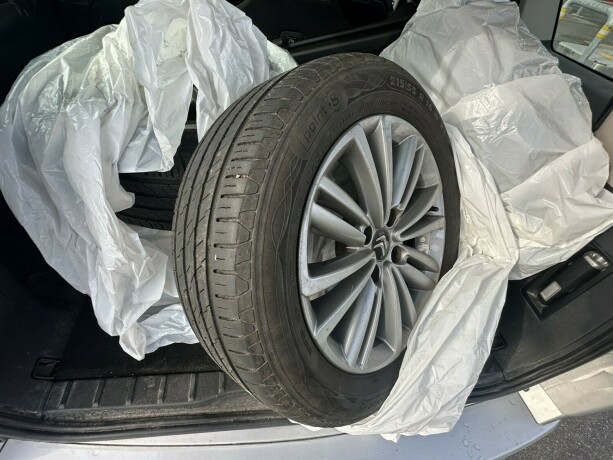 citroen-c4-picasso-diesel-2011-big-14