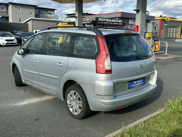 citroen-c4-picasso-diesel-2011-big-5