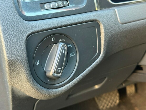 volkswagen-golf-elektrisitet-2020-big-14