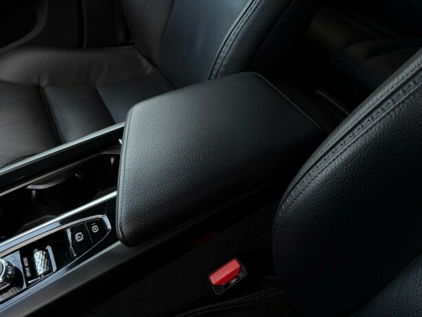 volvo-v60-cross-country-diesel-2019-big-28