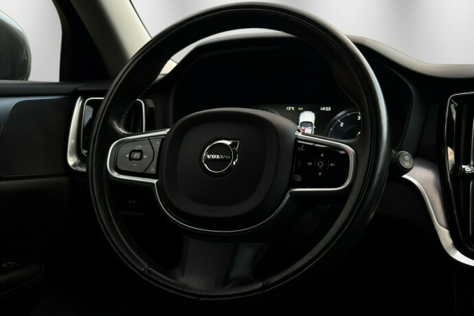 volvo-v60-cross-country-diesel-2019-big-21