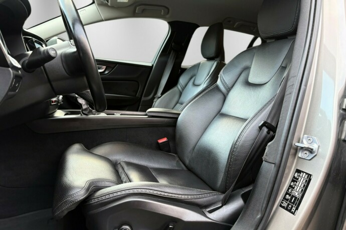 volvo-v60-cross-country-diesel-2019-big-14