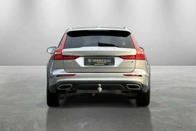 volvo-v60-cross-country-diesel-2019-big-8