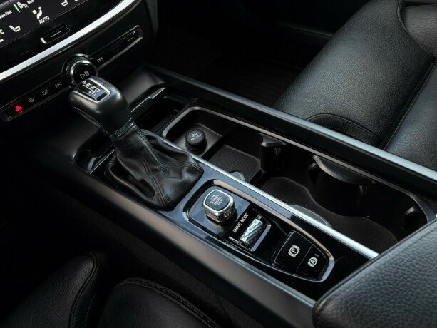 volvo-v60-cross-country-diesel-2019-big-25