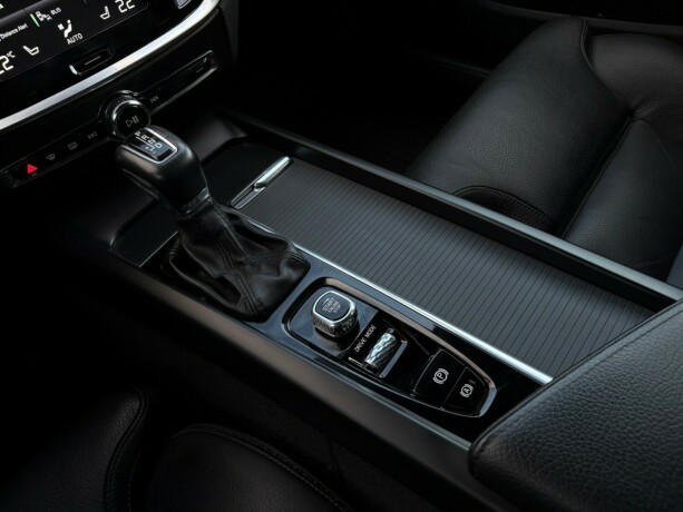 volvo-v60-cross-country-diesel-2019-big-24