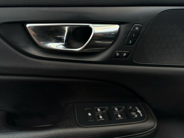 volvo-v60-cross-country-diesel-2019-big-30