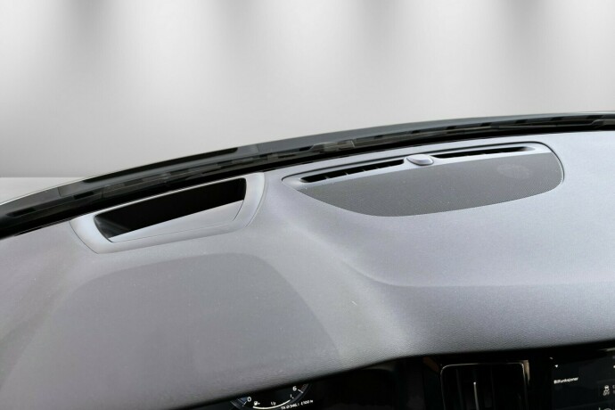 volvo-v60-cross-country-diesel-2019-big-18