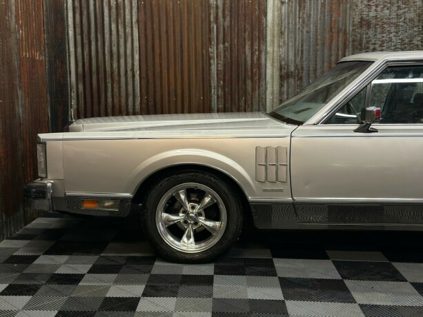 lincoln-continental-bensin-1983-big-12