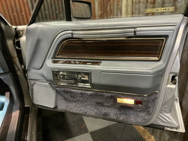 lincoln-continental-bensin-1983-big-31