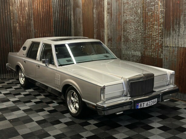 lincoln-continental-bensin-1983-big-1