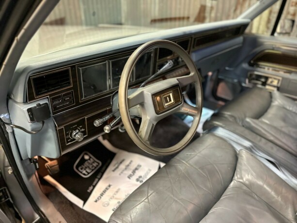 lincoln-continental-bensin-1983-big-18