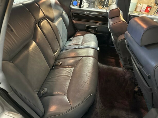 lincoln-continental-bensin-1983-big-33