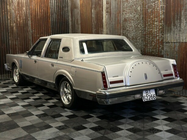 lincoln-continental-bensin-1983-big-9