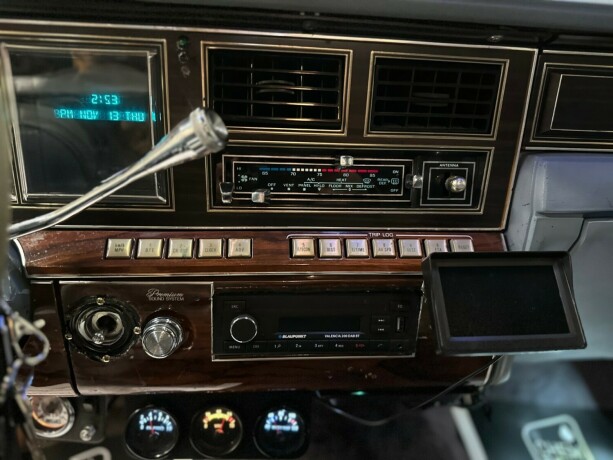 lincoln-continental-bensin-1983-big-25